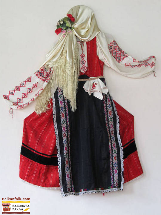 Bulgarian National Costume from Region of Stara Zagora (sukman, prestilka)