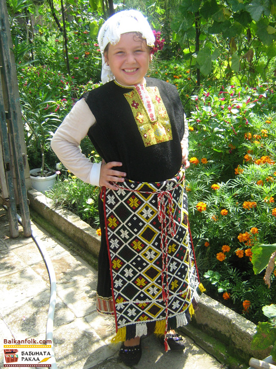 Bulgarian Folk Costume from Sinyo Kamene - Bourgas