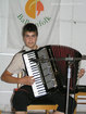 Марио Петров от Вършец изпълнява българска народна музика на акордеон