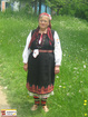 Женска носия -разновидност на граовския литак - пренесен е в с.Пещера от жените коита са родом от селата Крапец и Попово Пернишко,състои се от везана кошуля,везан литак,зуница,шарени чорапи,шамия,опинци,везано кръпе.