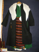 Зимна ежедневна носия с.Сива река,Свиленградско. Автентична рокля от 1921 г.,наречена калъчлия хуста/без ръкав/,тъкана риза,престилка-скутник,връхна дреха / с ръкав /от шаяк,наречен мода,кърпа за глава - меркезе-обшита по края на една кука.        