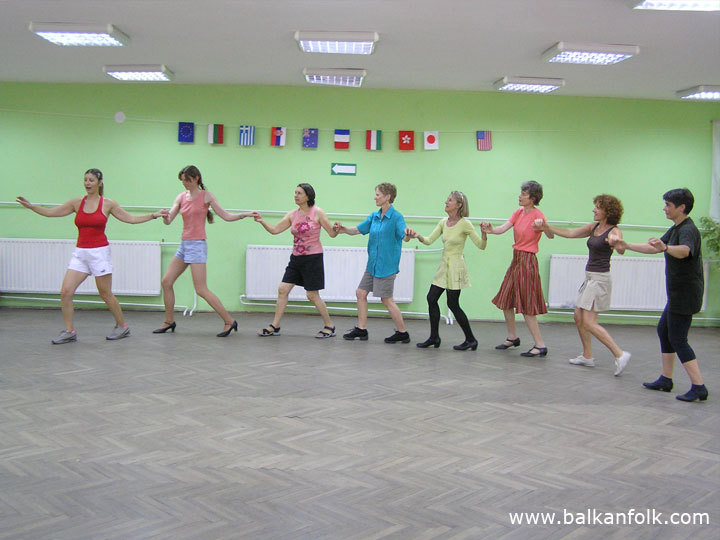 Уроци по гръцки народни танци с преподавател Екатерини Лулуди (Какиа)