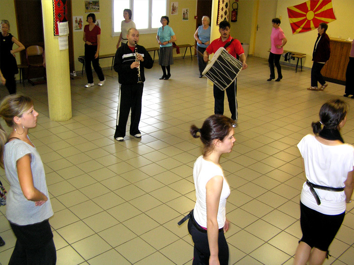 Македонски народни танци - преподавател Сашко Анастасов