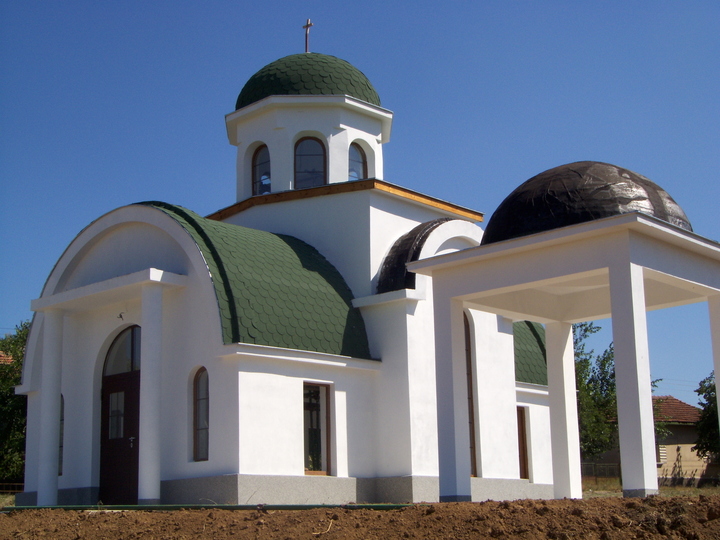 Православен храм „Св. архидякон Стефан” в с. Добруша