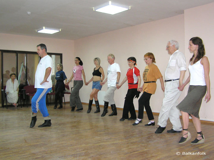 Румънски народни танци - преподавател Мариус Урсу