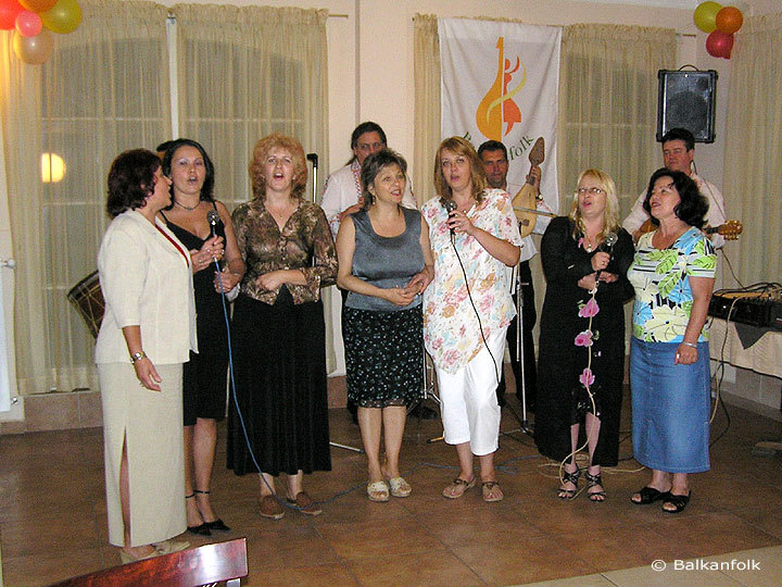 Zornitsa Vocal Folk Group singing for Balkanfolk participants
