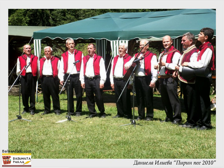 National Bulgarian folk costumes from Razlog - rizi, eletsi