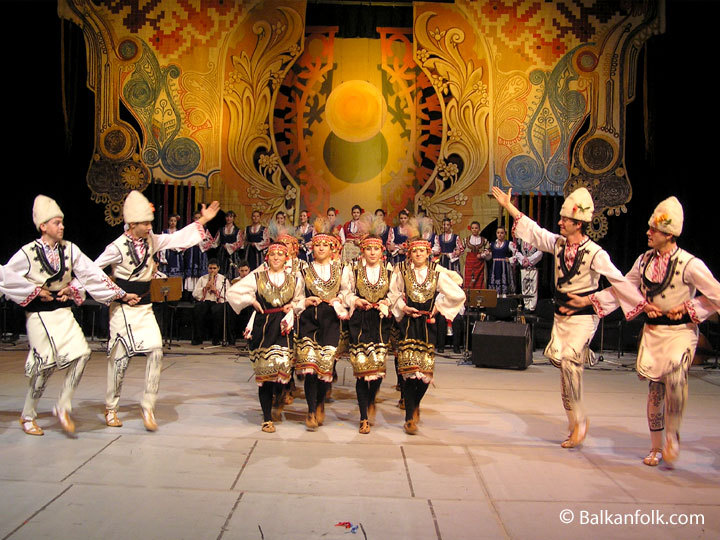 Shopski dance - Medena Pitka Folk Ensmble