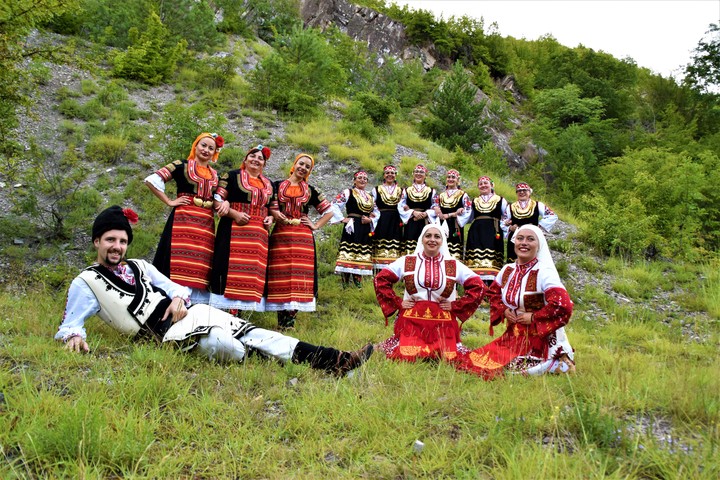 Polyantsi Dance Club - Bulgarian folk dances