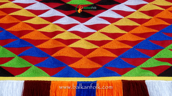 Macedonian apron BF 420731 - detail of Macedonian costume <a href="shop-product-details.php?category_id=folkcostumes&product_id=888&from=0">BG 720710</a>