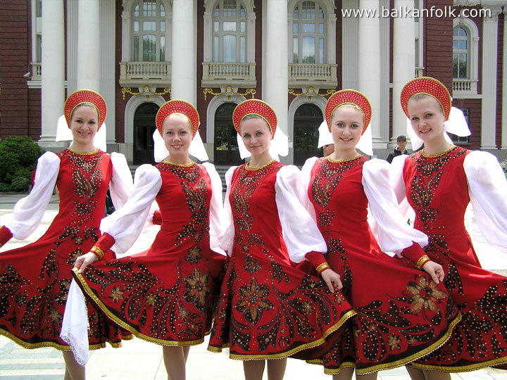 Folk dance group "Sotsvetie" from Russia