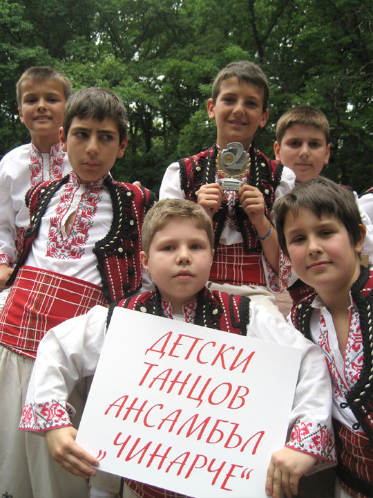 2nd prize win Chinarche children's folklore group - Kazichene