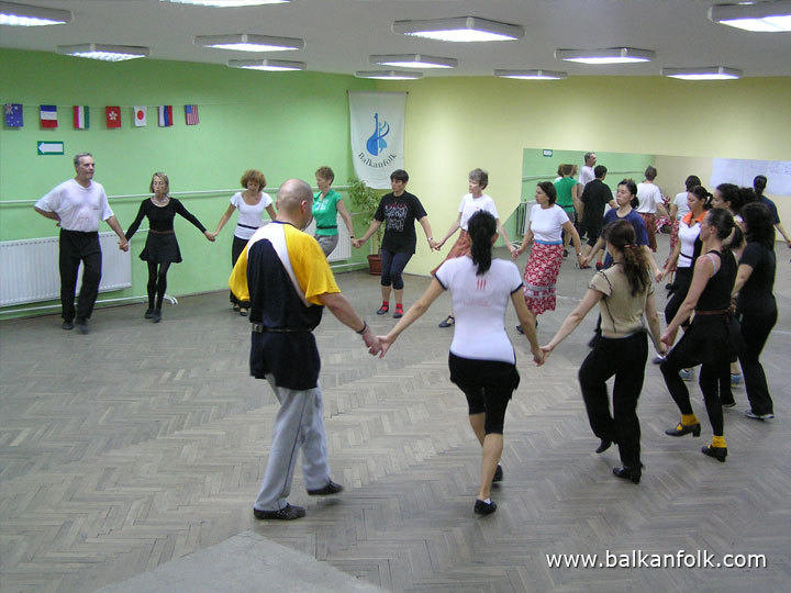 Bulgarian folk dances lesson, teacher Emil Genov