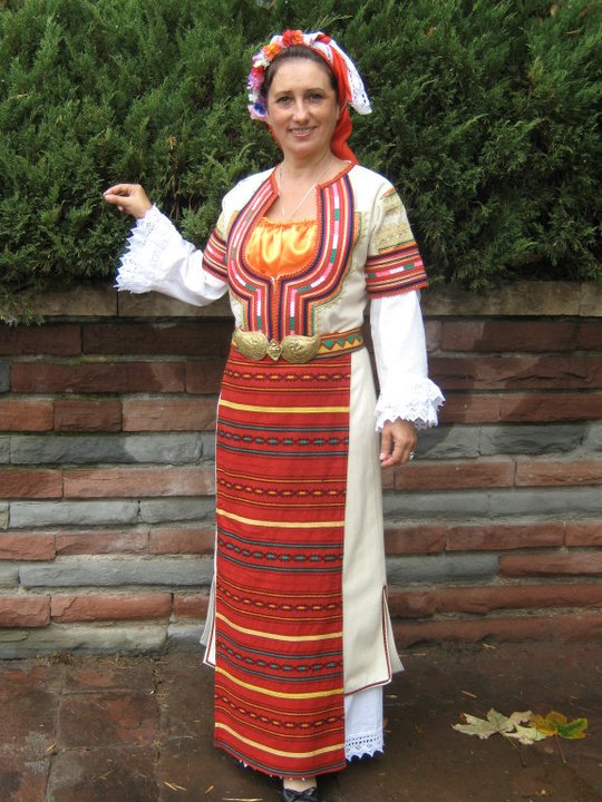 Сая изработена в Ателието за народни носии на Балканфолк